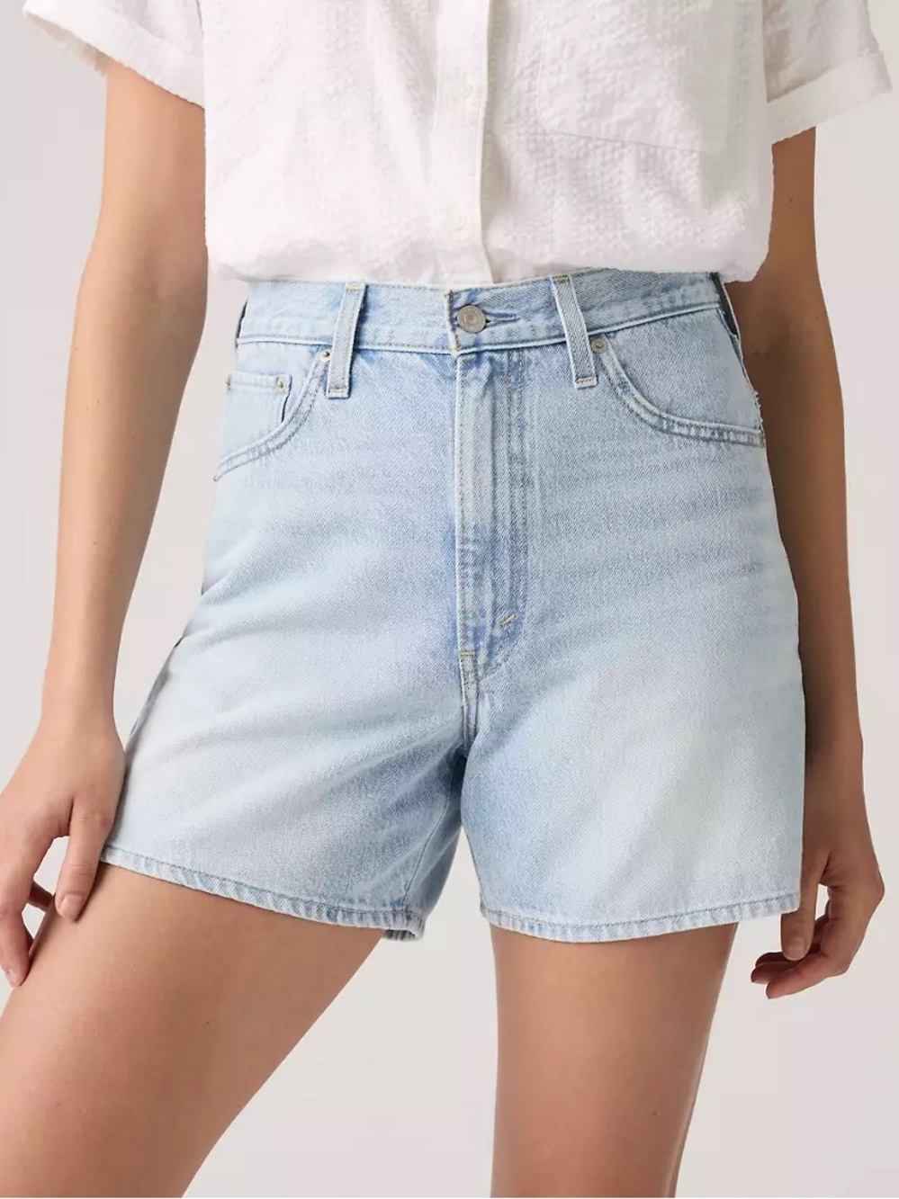 Cinch Mid-thigh Women's Shorts in Abraided Art - Light Wash